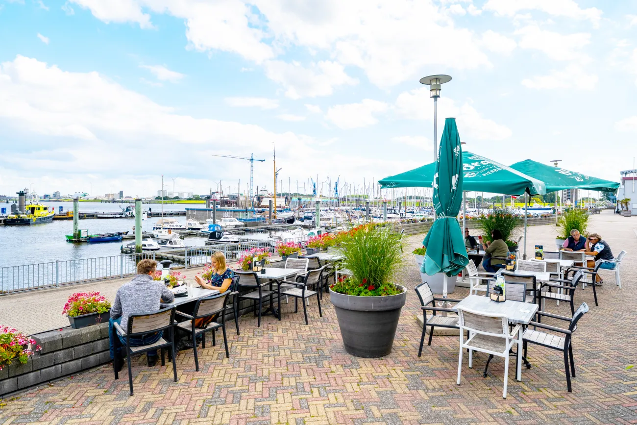 De Boegschroef - Havenzicht terras